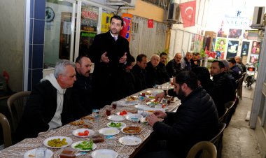Belediye Başkan Adayı Hızır Şenol esnaflarla kahvaltı da  buluştu.