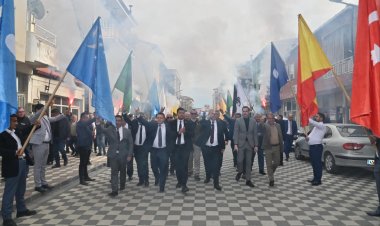 Cumhur İttifakı Adayları Başkan Ergün ve Başkan Topuz Teşkilatlarla Buluştu