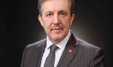 Cumhur İttifakı Akhisar Belediye Başkan Adayı Ömer İşçi, Berat Kandilini kutladı.