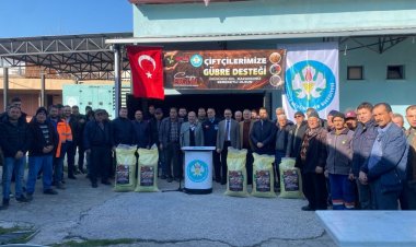 BÜYÜKŞEHİRDEN, SOMA, TURGUTLU VE AHMETLİLİ ÜRETİCİLERE GÜBRE DESTEĞİ