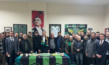 AKHİSAR BELEDİYE BAŞKAN ADAYI ÖMER İŞÇİ AKHİSARSPOR TARAFTARLARINI ZİYARET ETTİ