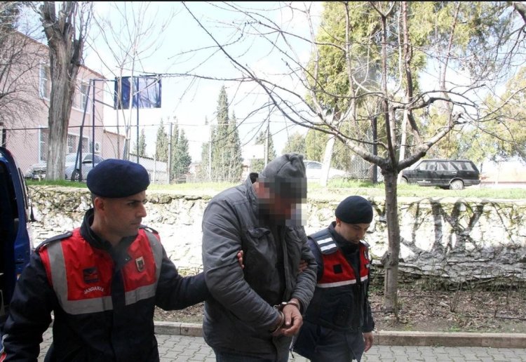 Manisa'nın Kula ilçesinde  alkollü tır sürücüsü gençleri ezdi, bir kişi hayatını kaybetti