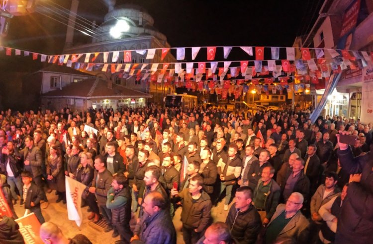 Akhisar Belediye Başkanı Besim Dutlulu, Manisa Büyükşehir Belediye Başkan Adayı Ferdi Zeyrek ile birlikte Dağdere Mahallesi’ni ziyaret etti.