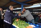 Akhisar Belediye Başkan Adayı Ömer İşçiyi Pazarcılar Çoşku ile karşıladı.