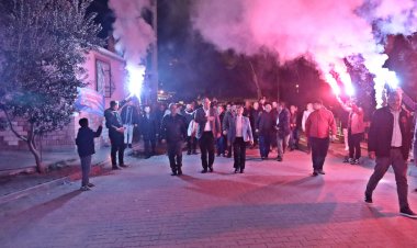 AKHİSAR BELEDİYE BAŞKANI DUTLULU’YA BABA OCAĞI SAZOBA’DAN TAM DESTEK