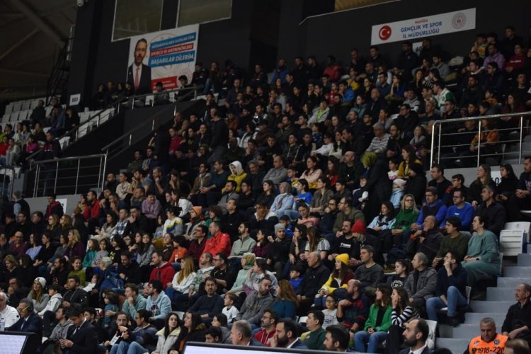 Potanın Tarzanlarının Anadolu Efes Maçı Kapalı Gişe Oynanacak