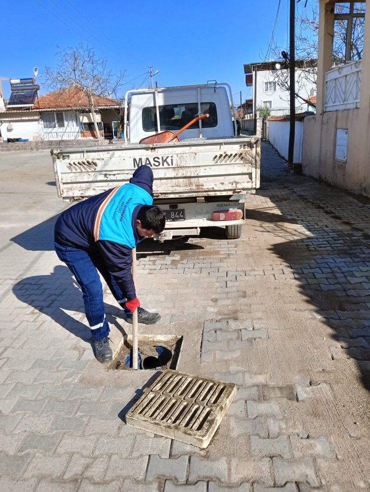 Yağmur Suyu Izgaraları Temizleniyor, Yağışlara Karşı Önlem Alınıyor