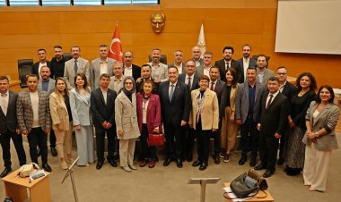 Akhisar’da yeni dönemin ilk meclis toplantısı yapıldı