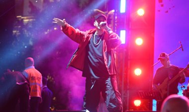 Norm Ender’den Manisa’da Muhteşem Konser