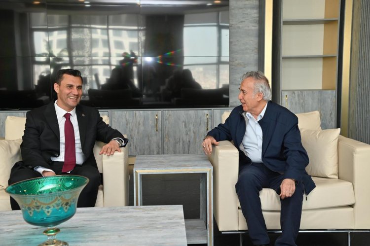 Duayen Gazeteci Yavuz Donat’tan Başkan Ferdi Zeyrek’e tebrik ziyareti