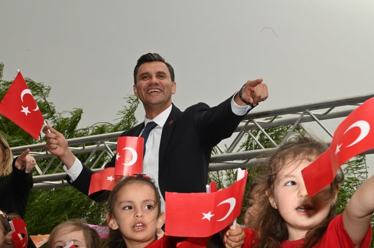 Başkan Ferdi Zeyrek Miniklerin Bayram Coşkusuna Ortak Oldu