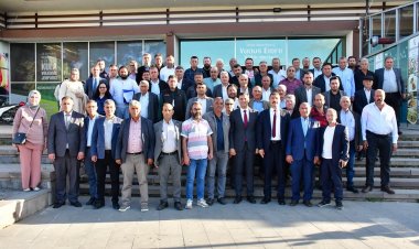 Manisa Büyükşehir Belediye Başkanı Mimar Ferdi Zeyrek, Kula’da mahalle muhtarları ile buluştu.