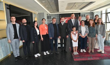 Yunusemre ilçe örgütünden Başkan Ferdi Zeyrek’e hayırlı olsun ziyareti