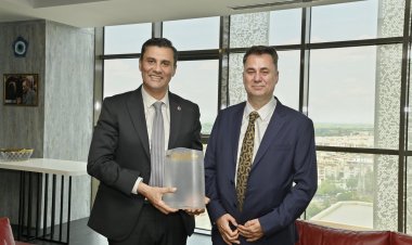 Milletvekili Bakırlıoğlu ve Akhisar OSB’den Başkan Ferdi Zeyrek’e Ziyaret