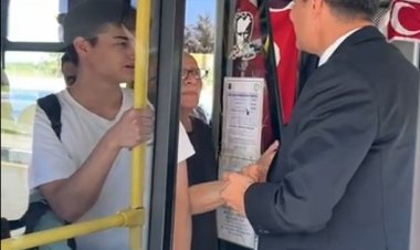 Başkan Ferdi Zeyrek Otobüsü Durdurdu, Yolcuyu Almayan Şoföre Uyarılarda Bulundu