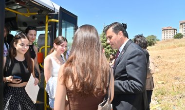 Başkan Zeyrek, Üniversite Öğrencileri ile Yolculuk Yaptı