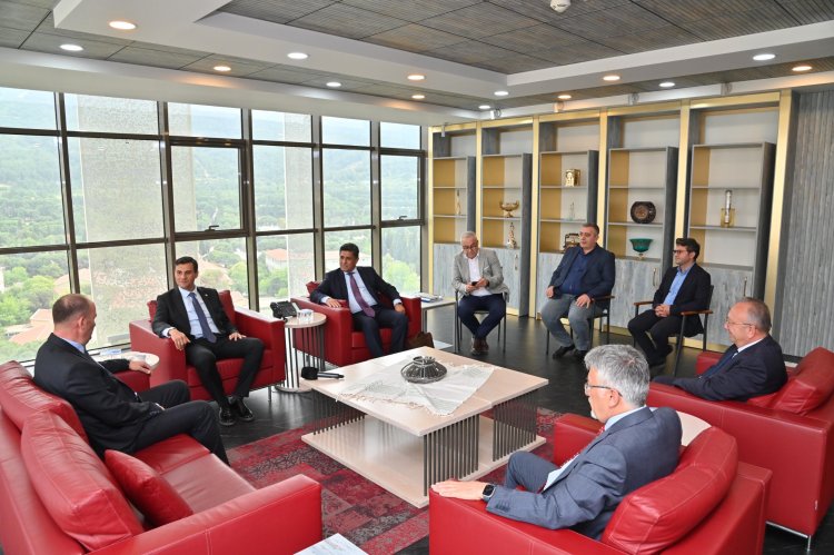 Kaymakam Atilla Kantay’dan Başkan Ferdi Zeyrek’e Ziyaret