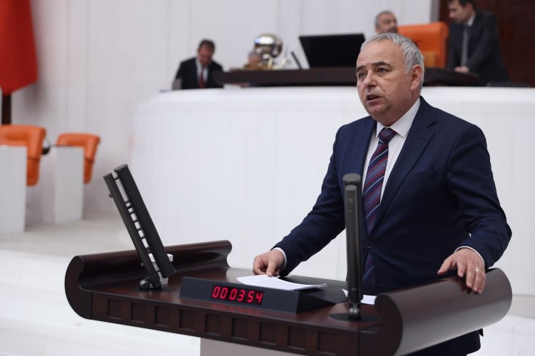 CHP’li Bakırlıoğlu’nun dinlediği üzüm üreticisi:” Çiftçi ahde vefa istiyor!”