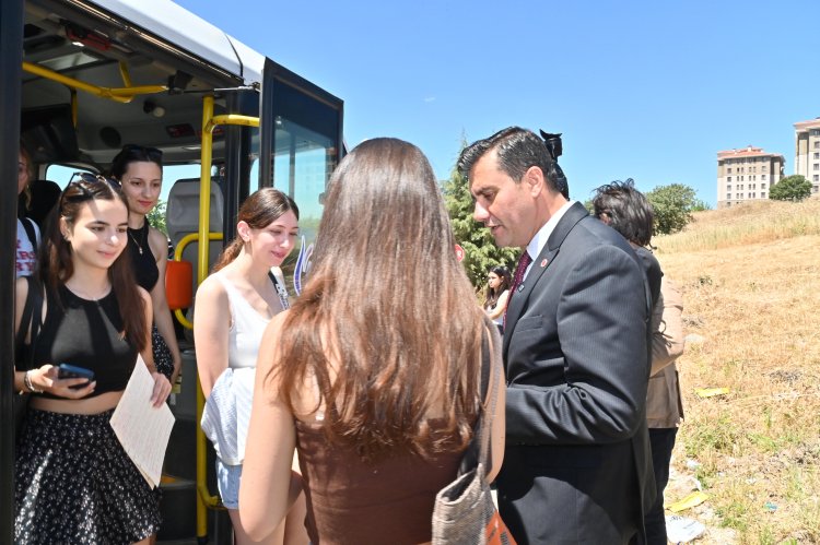 Başkan Zeyrek, Üniversite Öğrencileri ile Yolculuk Yaptı