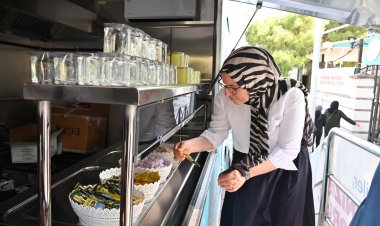 Büyükşehir’den LGS’ye Giren Öğrencilere ve Ailelerine İkram