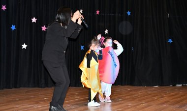 Tıfıl Anaokulu Öğrencilerinden Muhteşem İngilizce Yıl Sonu Gösterisi