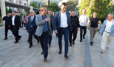 CHP Genel Başkanı Özgür Özel, bayramın ilk gününü Manisa’da geçirdi