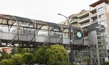 Şehitler ve Gaziler Yaya Üst Geçidi Artık Çalışıyor