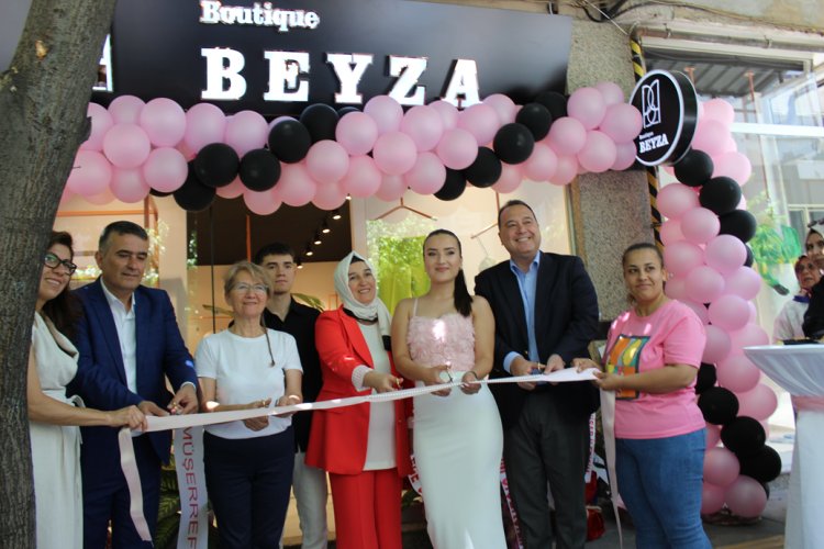 Beyza Boutique Akhisarlıların hizmetine açıldı