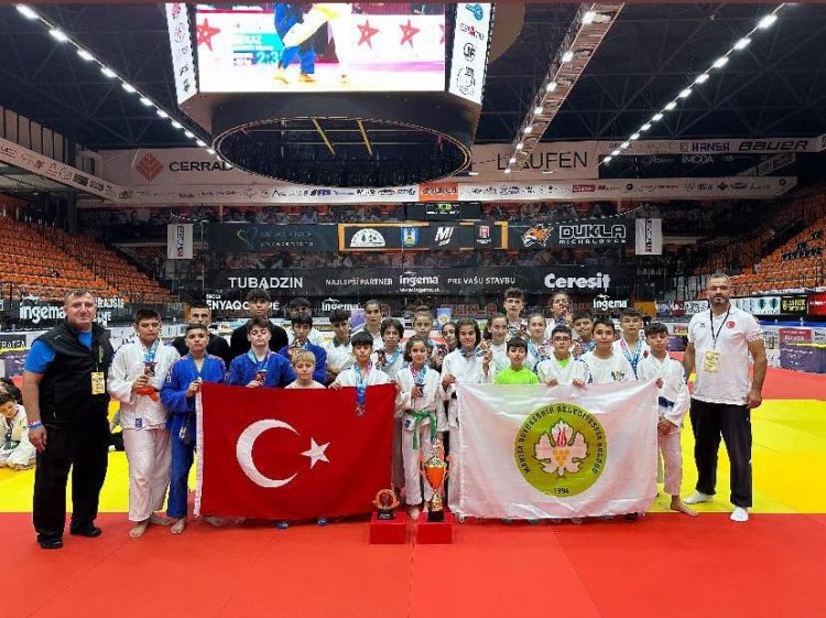 Yeşil-beyazlılar, Slovakya’da madalyaları topladı