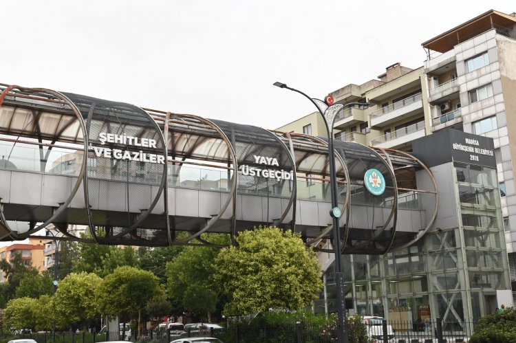 Şehitler ve Gaziler Yaya Üst Geçidi Artık Çalışıyor
