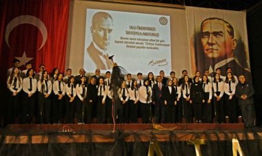 Akhisar'da 10 Kasım özel Oratoryo Gösterisi