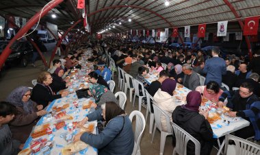 Büyükşehir’in İftar Sofrası Alaybey’de Kuruldu