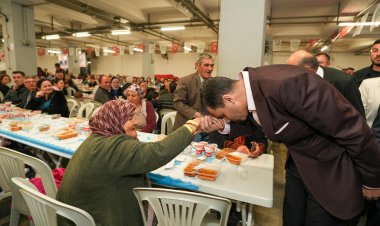 Başkan Zeyrek Sarıgöllüler ile İftarda Buluştu