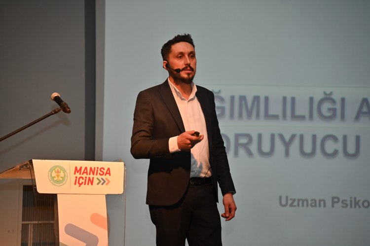 Manisa’da “Bağımlılıktan Özgürlüğe” Paneli Düzenlendi