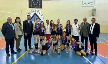 2. Küme Genç Kızlar Voleybol müsabakaları tamamlandı.