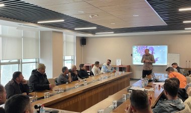 Hijyen ve güvenlik için havuz personeline eğitim