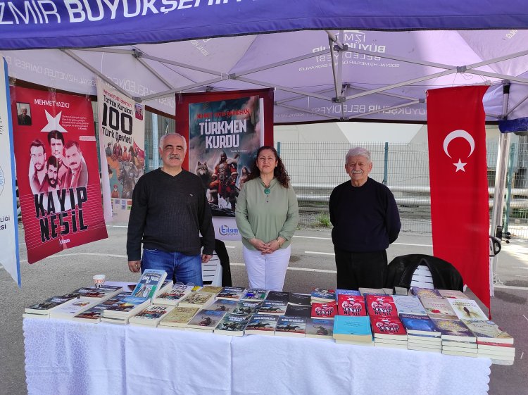 Türkiye Yazarlar Birliği 5. İzmir kitap Fuarında.