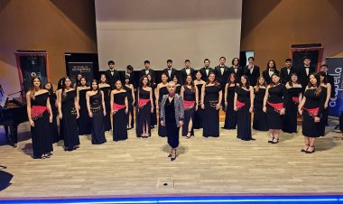 Manisa Büyükşehir Belediyesi Çok Sesli Gençlik Korosu’na Antalya’da ödül