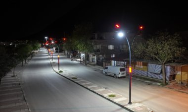 Mahallelinin talebi yerine getirildi karanlık sokak aydınlatıldı