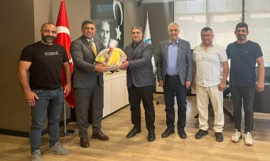 Genel Sekreter Burak Deste, dernek temsilcilerini ağırladı