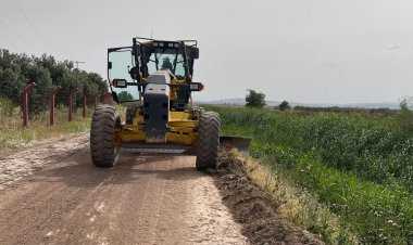 Akhisar Belediyesi Kırsal Mahallelerde Çalışmalarını Sürdürüyor
