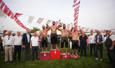 566. AKHİSAR ÇAĞLAK YAĞLI GÜREŞLERİ COŞKUYLA GERÇEKLEŞTİRİLDİ