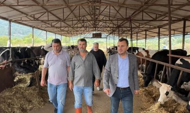 CHP’Lİ BAŞEVİRGEN’E DERT YANAN BESİCİ: “KURBANLIKLARI SATABİLMEK İÇİN ELDEN TAKSİT, MAZOT KARŞILIĞI VEYA KREDİ KARTINA TAKSİT KAMPANYASI BAŞLATTIK”