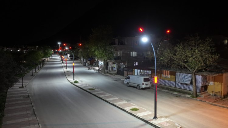 Mahallelinin talebi yerine getirildi karanlık sokak aydınlatıldı