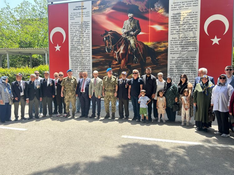 BİR SOFRADA BULUŞAN KAHRAMANLIK VE VEFÂ Mehmetçiklerimizle Kalpleri Buluşturan Anlamlı Bir Gün…