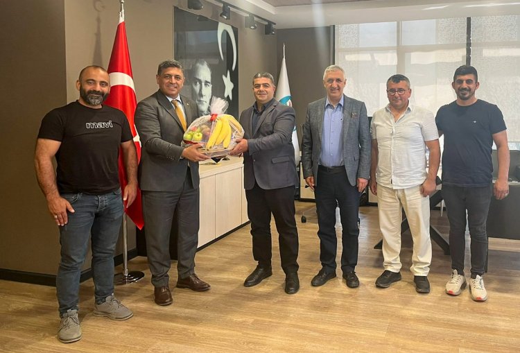 Genel Sekreter Burak Deste, dernek temsilcilerini ağırladı