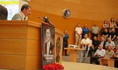 AKHİSAR’IN YENİ BELEDİYE BAŞKANI EKREM KAYSERİLİ OLDU