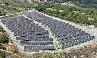 AKHİSAR BELEDİYESİ, GÜNEŞ ENERJİSİYLE HEM ÜRETİYOR HEM HİZMETE DÖNÜŞTÜRÜYOR