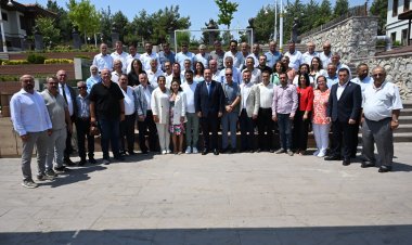 Başkan Dutlulu Muhtarlarla Bir Araya Geldi Dutlulu: “Bu şehri iş birliği ile sizlerle ve Manisalılarla birlikte el ele yöneteceğiz”