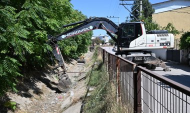 Fevzi Çakmak Mahallesi’nde Sulama Kanalları Temizlendi